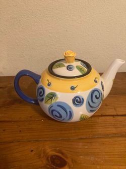 Hausenware Teapot