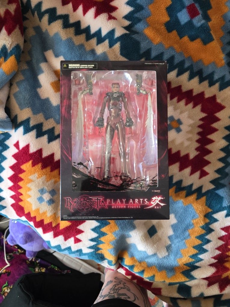 Bayonetta Play Arts Action Figure