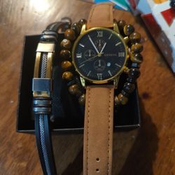 Really A Nice Watch W/ 2 Bracelets.