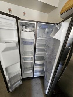 GE Side-by-Side Refrigerator with Ice Maker