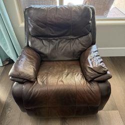 Brown Leather Recliner Chair – Excellent Condition