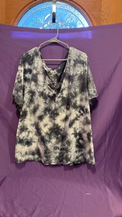 Woman’s grey tie dye Tshirt  5x
