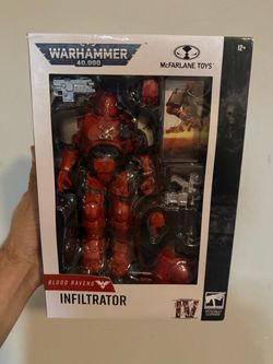 McFarlane Toys  Warhammer 40,000: Dawn of War IV - Infiltrator Space Marine