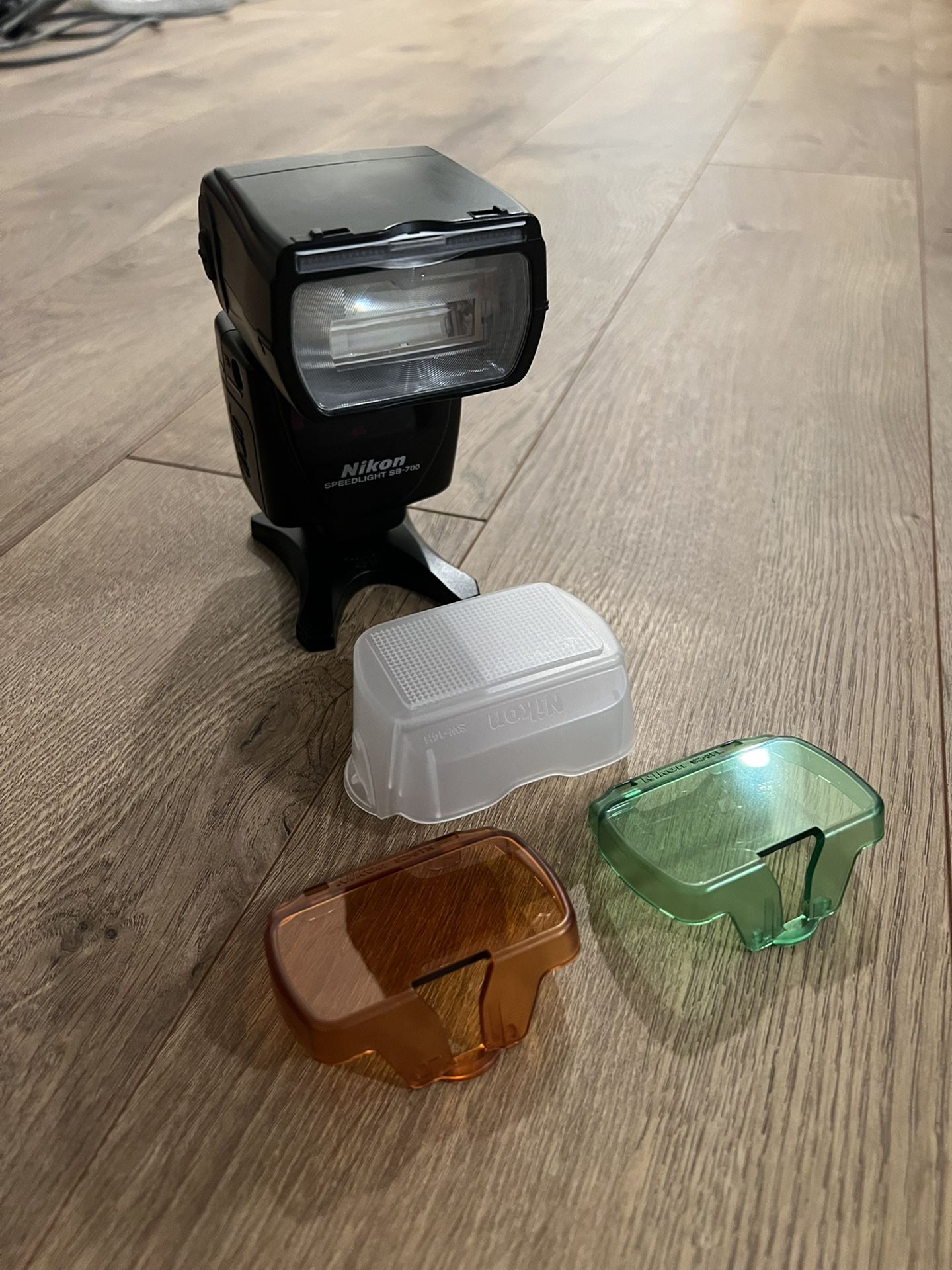 Nikon SB 700 Flash for DSLR Camera