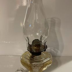 Vintage Chamber/Hurricane Glass oil lamp w/ glass chimney and yellow tinted reservoir. Like new.p/u 