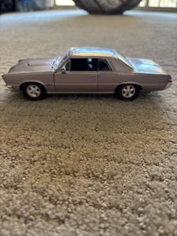 Model car 65 Pontiac GTO