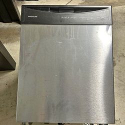 Frigidaire Dish Washer - MAKE OFFER 