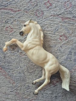 Breyer Traditional Series Horse - Cloud, Wild Stallion of the Rockies - Cremello Rearing Stallion