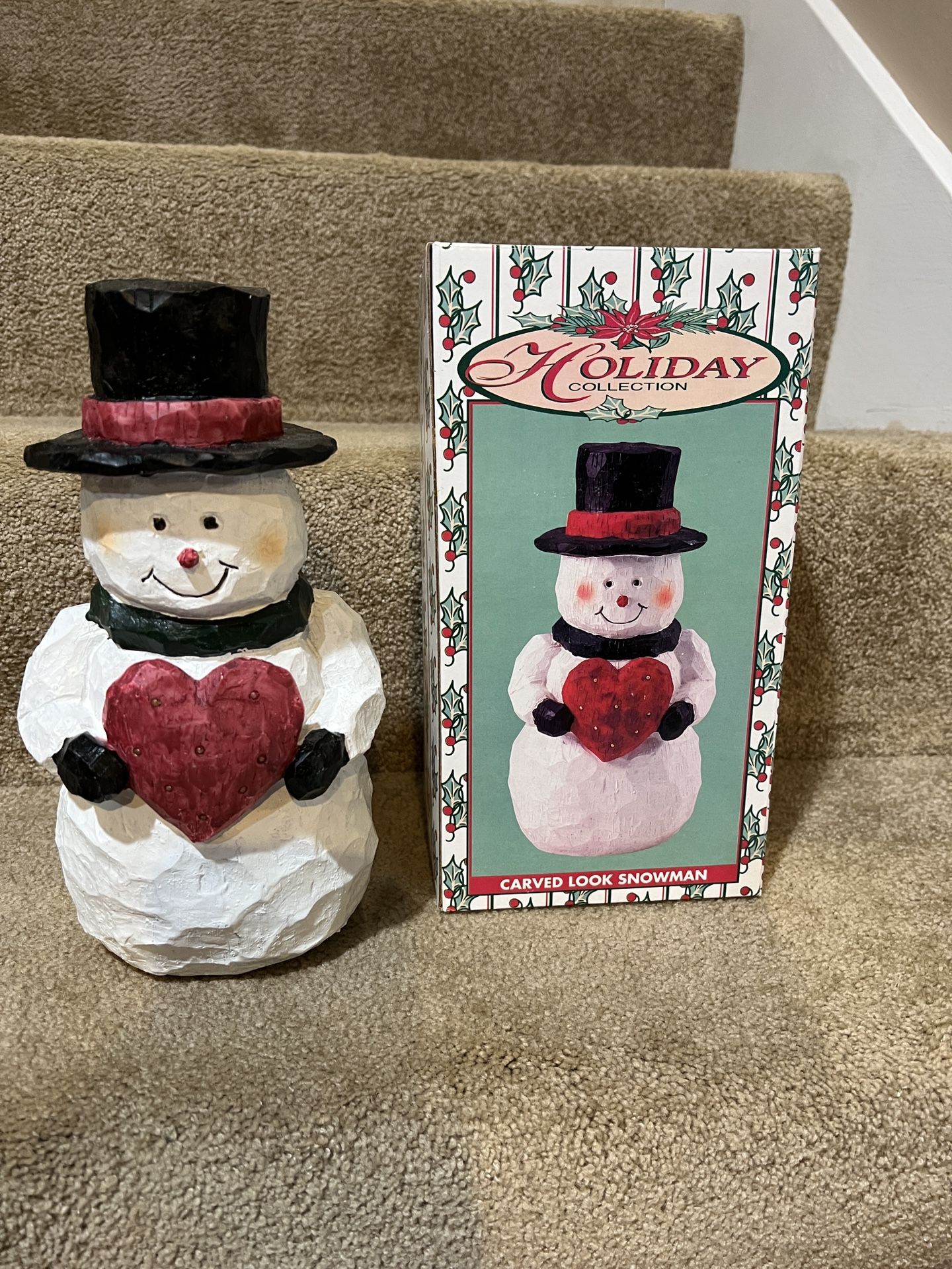 Holiday Collections Carved look Resin Snowman Frosty 10” figure Christmas decor