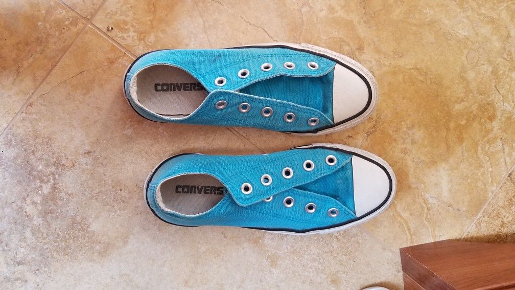 Unisex Light Blue Converse Slip Ons Boys Size  4 Girls Size 6