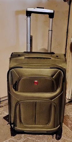 Wenger Swiss Gear Carry-On Spinner Luggage 22"