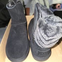 Brand New Cozy Black Fur-Lined Boots!!