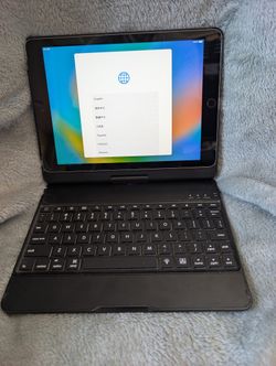 iPad 5 Cellular/WiFi with Bluetooth Keyboard Case