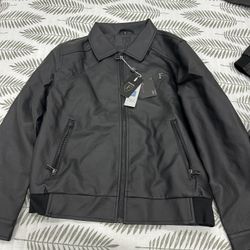 Black leather jacket, small size and medium size,/ Chaqueta De Cuero Original Talks Small Y Medium