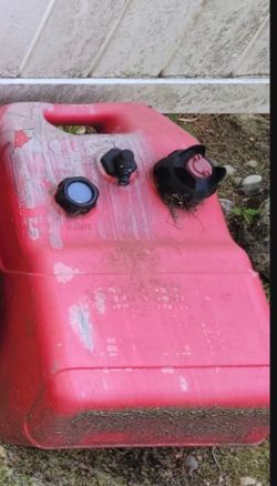Three boat gas tanks 25 each all 60