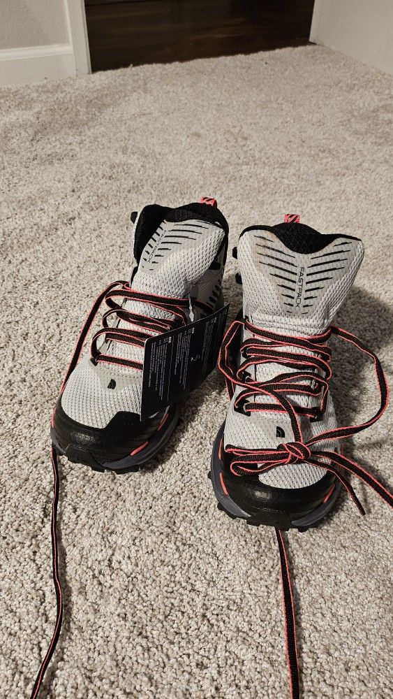 NORTHFACE BOOTS 6.5