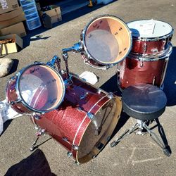 Pearl drum set.