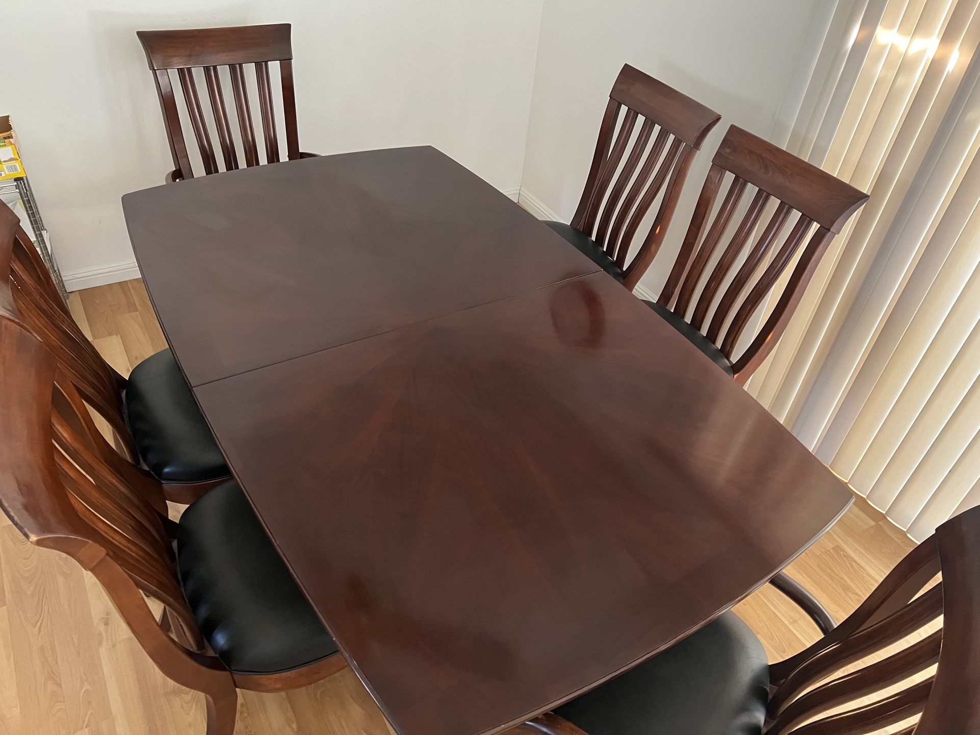 Bernhardt Fine Dining Table