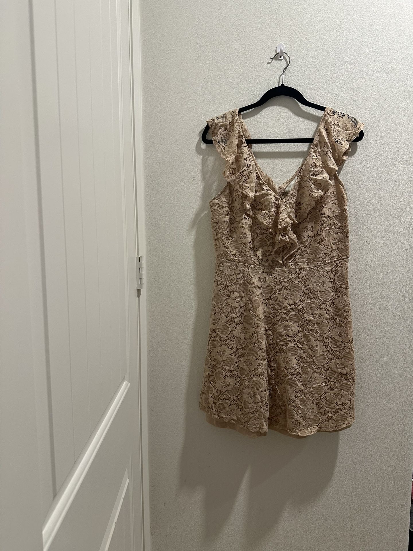 Used Forever 21 Beige Dress Size 1XL