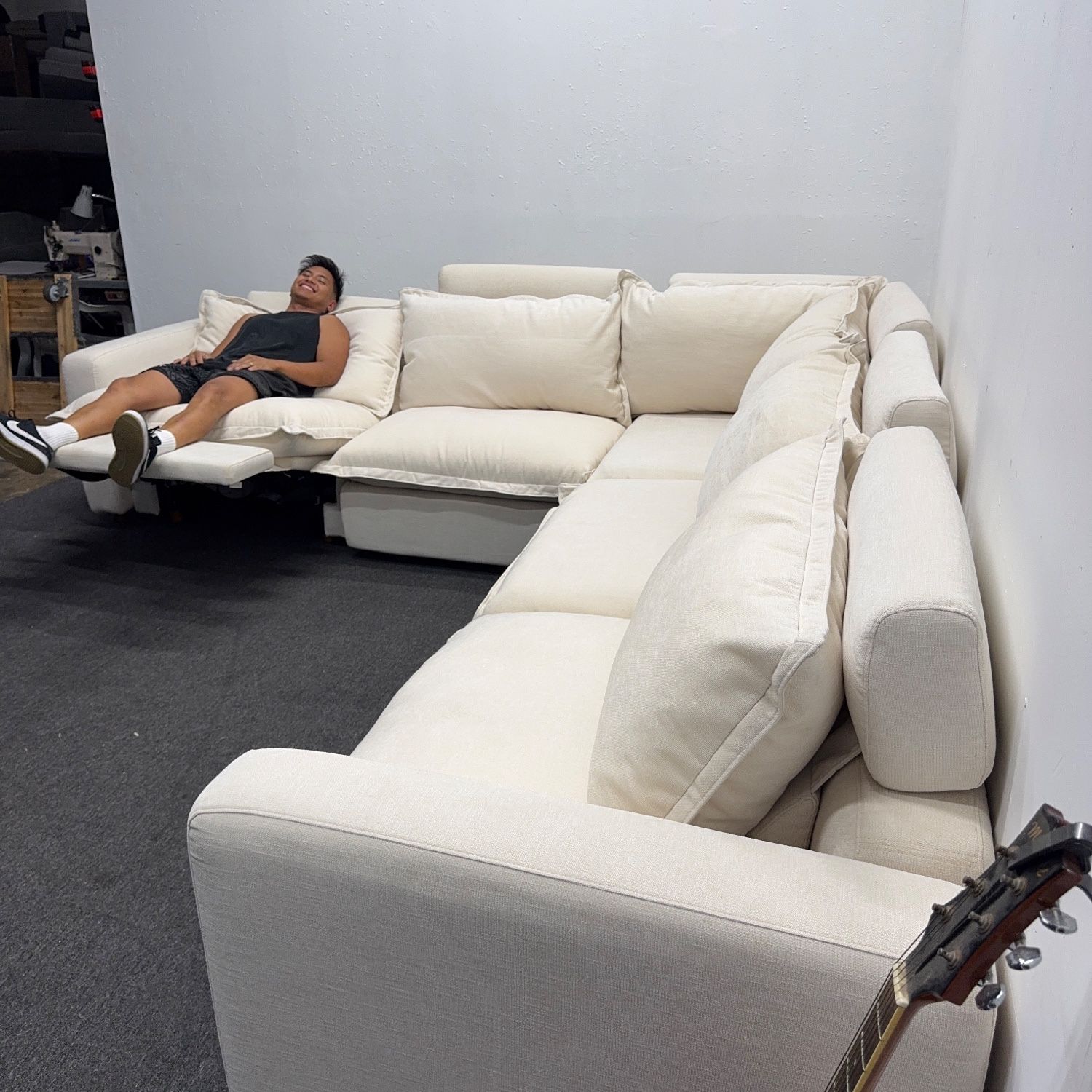 Brand New (Open Box) : Luxe White Sectional Couch | 5 Seat (2 Recliners) *11 K Retail* - Homebody