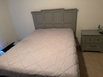 3-Piece Bedroom Set (Solid Wood!)