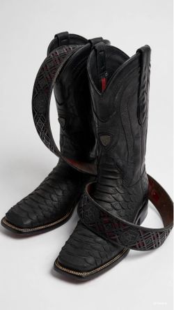 Boot and belt set
