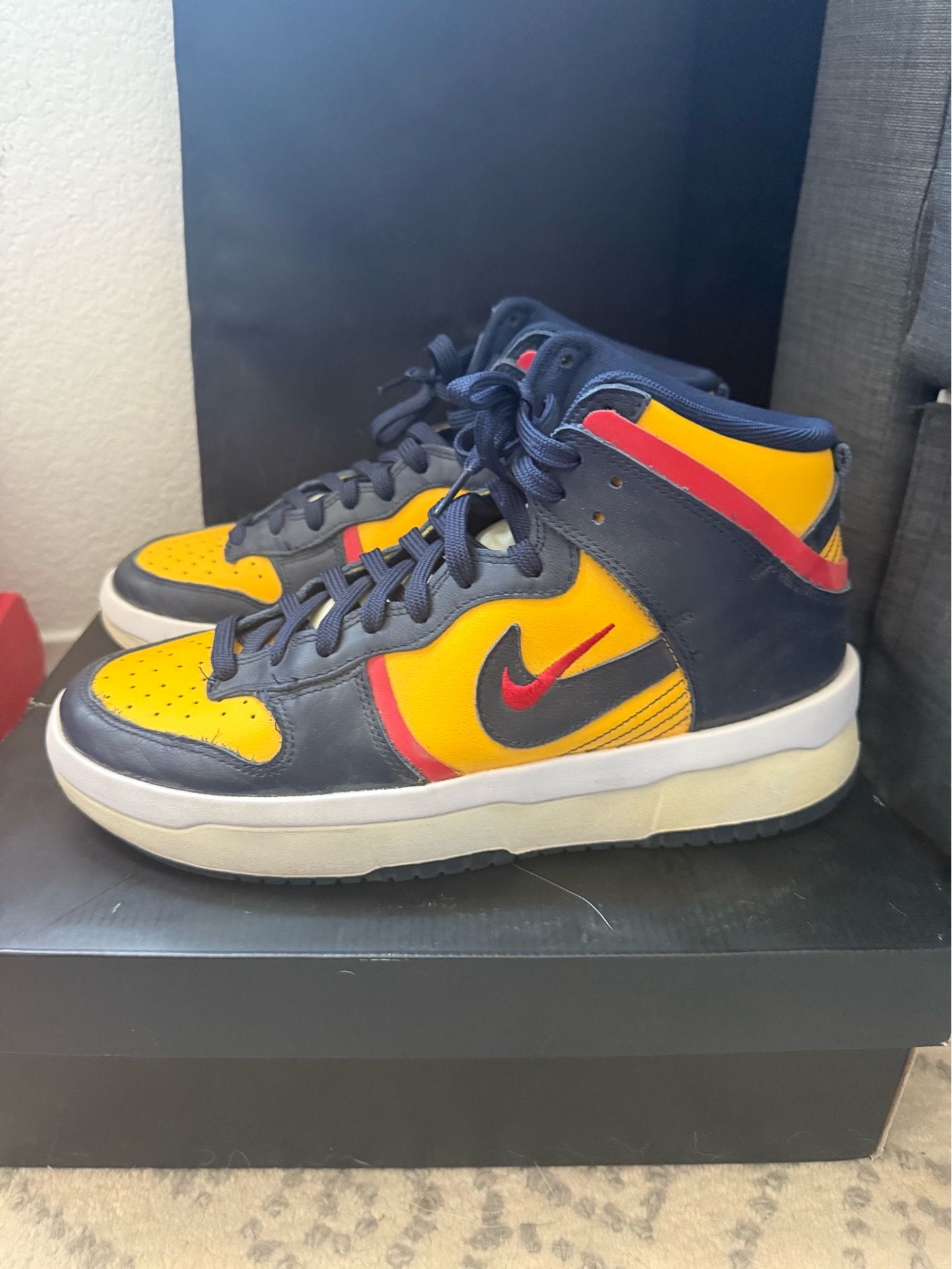 Nike Dunk Mid