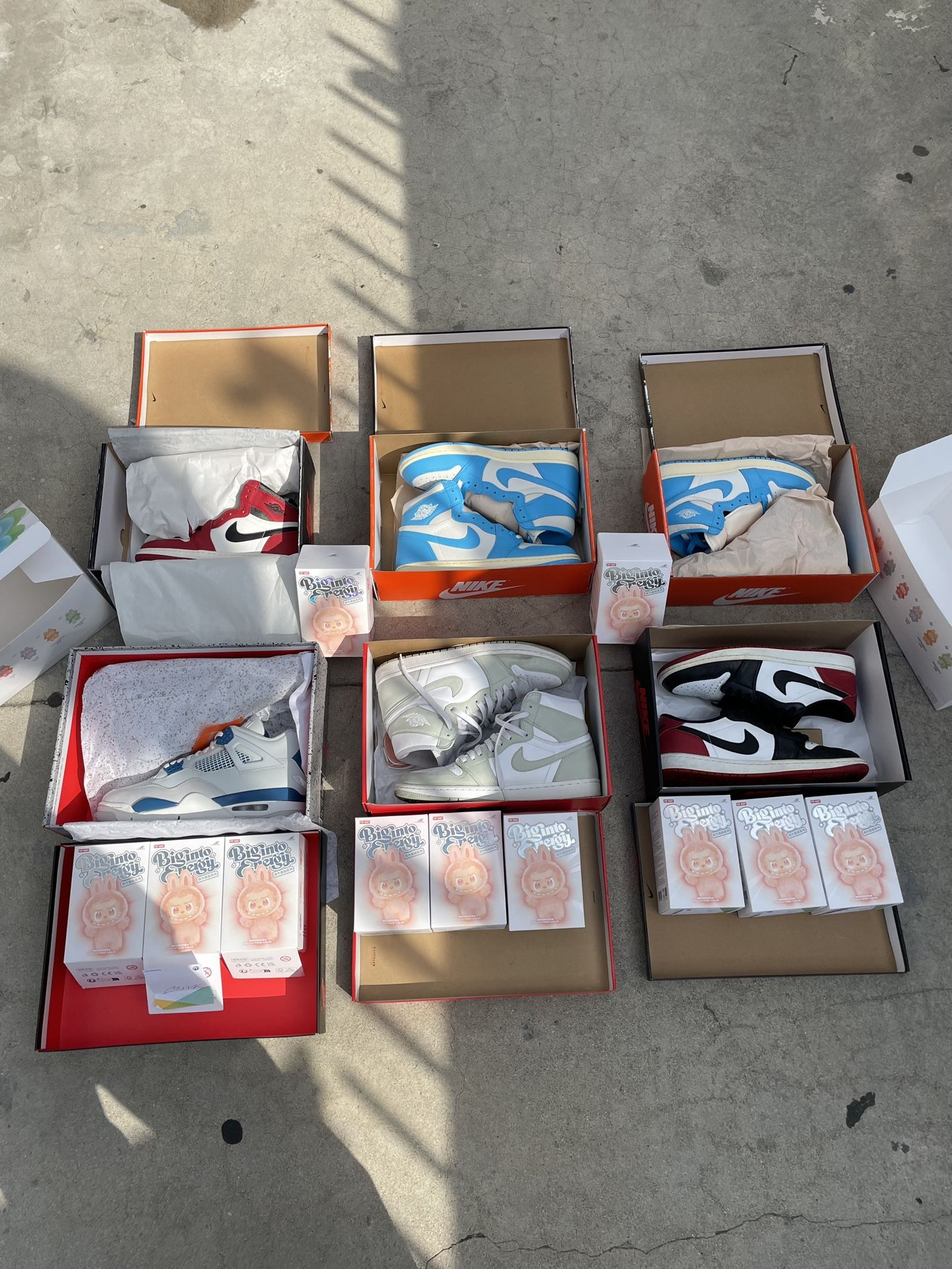 @reselldemonss on IG - Air Jordans & Labubus (READ DESCRIPTION!)