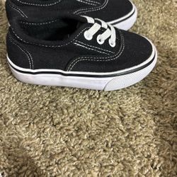 Van Look Alike  All Black Size 5c 