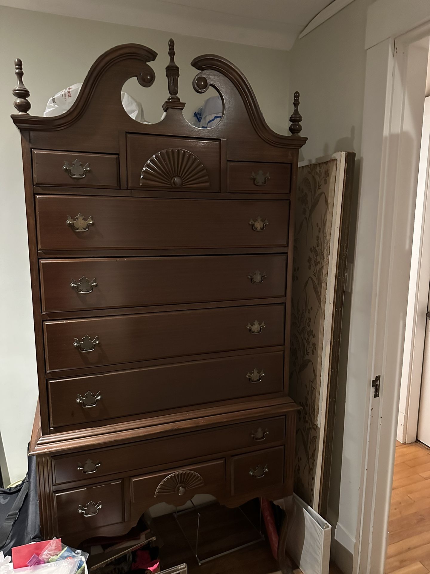 Dresser