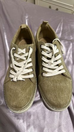 Light brown shoes