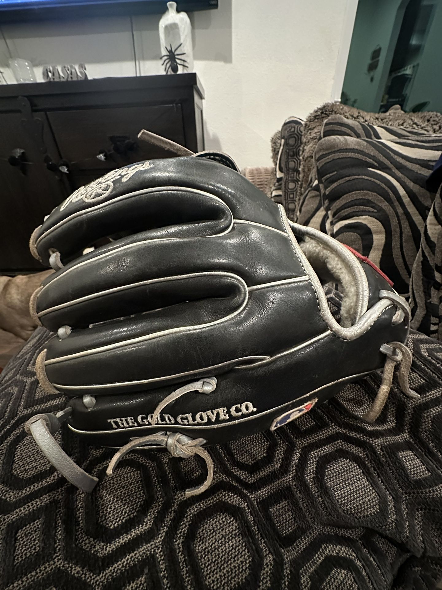 Rawlings Baseball Glove