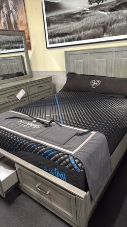 Queen bed room Set On Sale