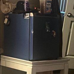 Mini fridge