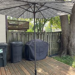 Hampton Bay 7.5 Foot Outdoor Umbrella with Stand