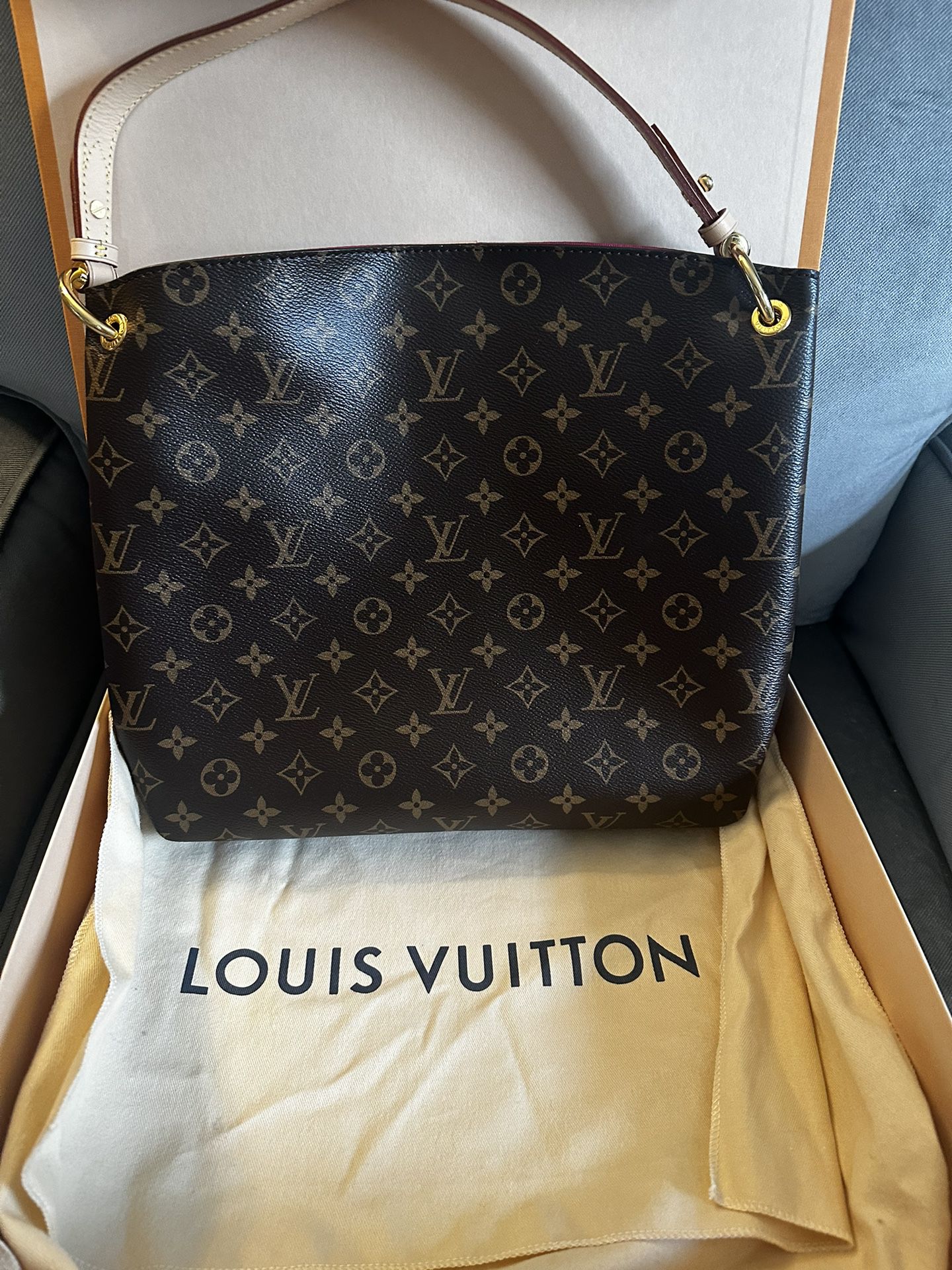  Louis Vuitton Graceful PM
