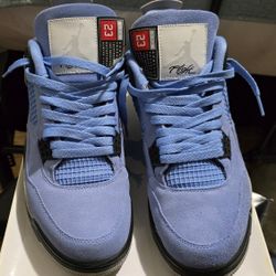 Air Jordan 4 Unc