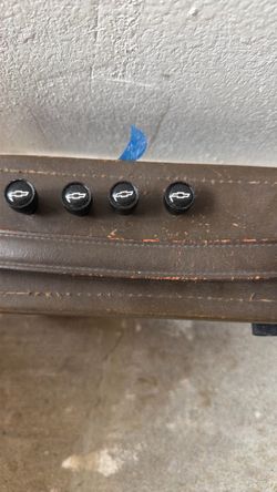 Chevy stem cap