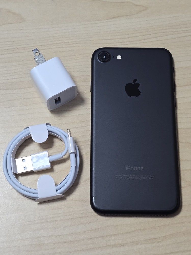 Iphone 7 UNLOCKED 32GB. Firm Price. Works In Any Carrier And In Any Country.