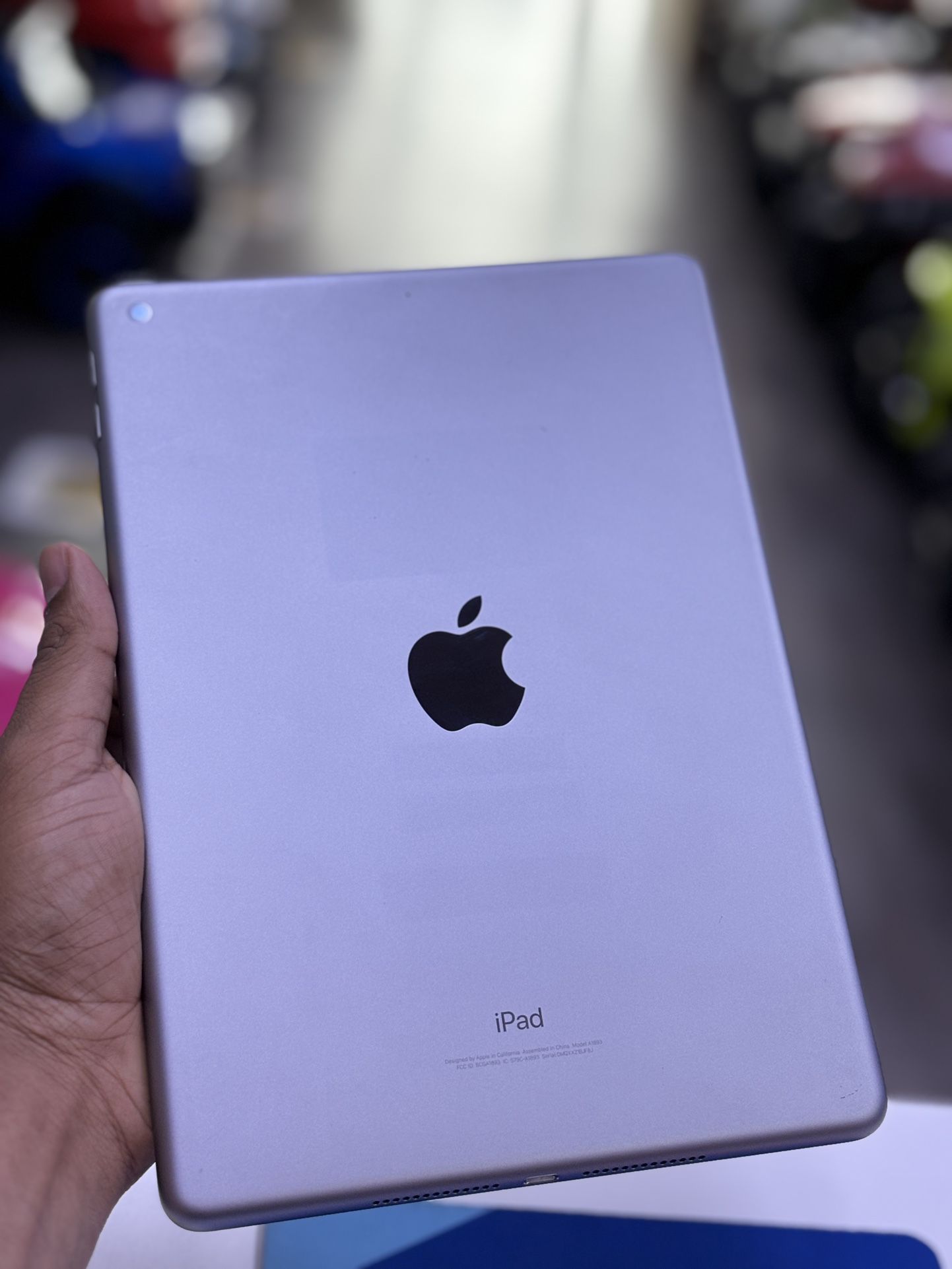 iPad 6th Generation 32GB Wi-Fi Only