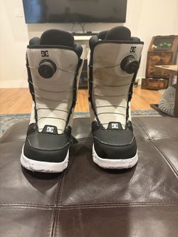 Dc snowboarding boots size 8