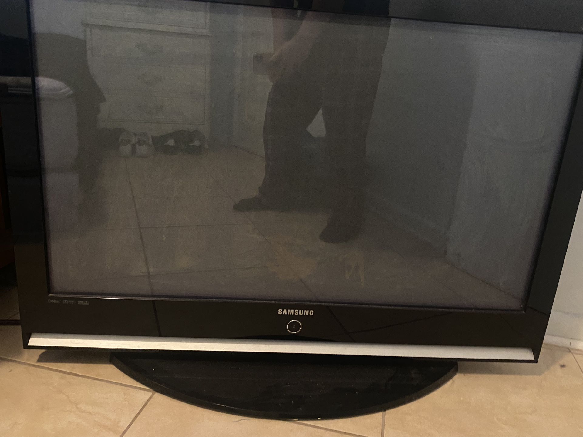 Two Samsung Tv One Smart And The Other one Kinda Old 