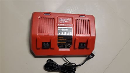 Milwaukee
M18 18-Volt Lithium-Ion Dual Bay Rapid Battery Charger (TOOL-ONLY)