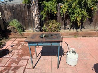 Propane flat-top grill and tank