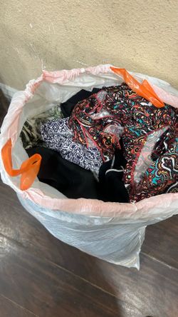 FREE PLUS SIZE CLOTHES COME PICK UP