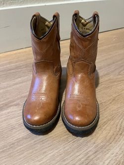 8C cowboy boots