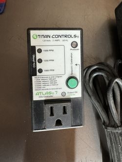 Titan Controls Atlas 7 - COâ‚‚ Controller for Grow Rooms