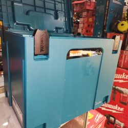 MAKITA LARGR TOOL BOX 