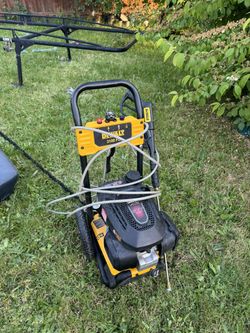 3100 Psi Dewalt Pressure washer