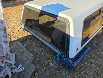 Camper shell